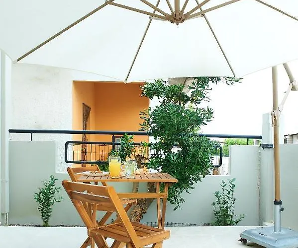 Friday Collection 아파트 하니아