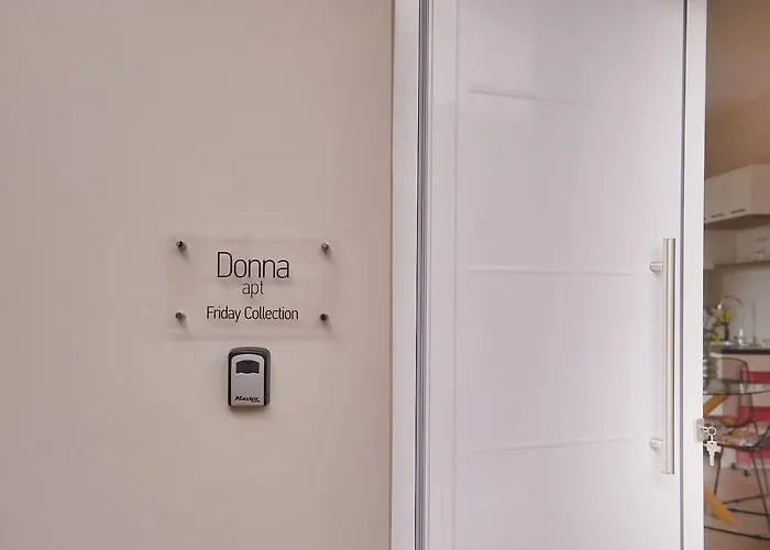 Διαμέρισμα Friday Collection *